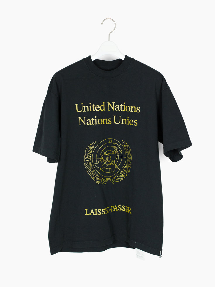Les Six SS25 UN Passport Tee